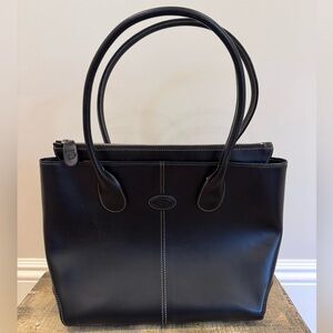 Tod's D Bag Black Leather Medium Tote Hand Bag
